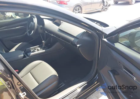 2025 Mazda 3 2.5 S Preferred from USA, damaged, VIN 3MZBPACM2SM459231